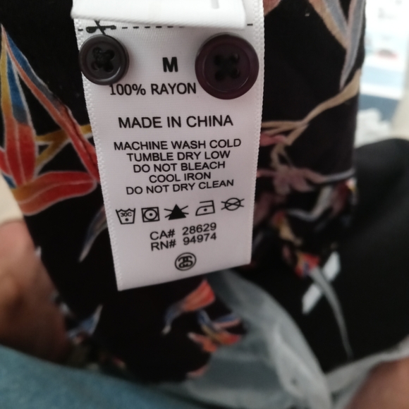 Stussy 100% Rayon button down mens medium - Picture 4 of 4
